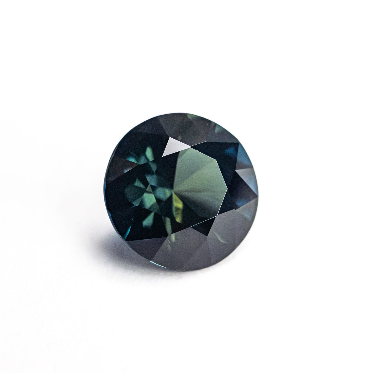 2.11ct 7.85x7.82x4.73mm Round Brilliant Sapphire 25372-01