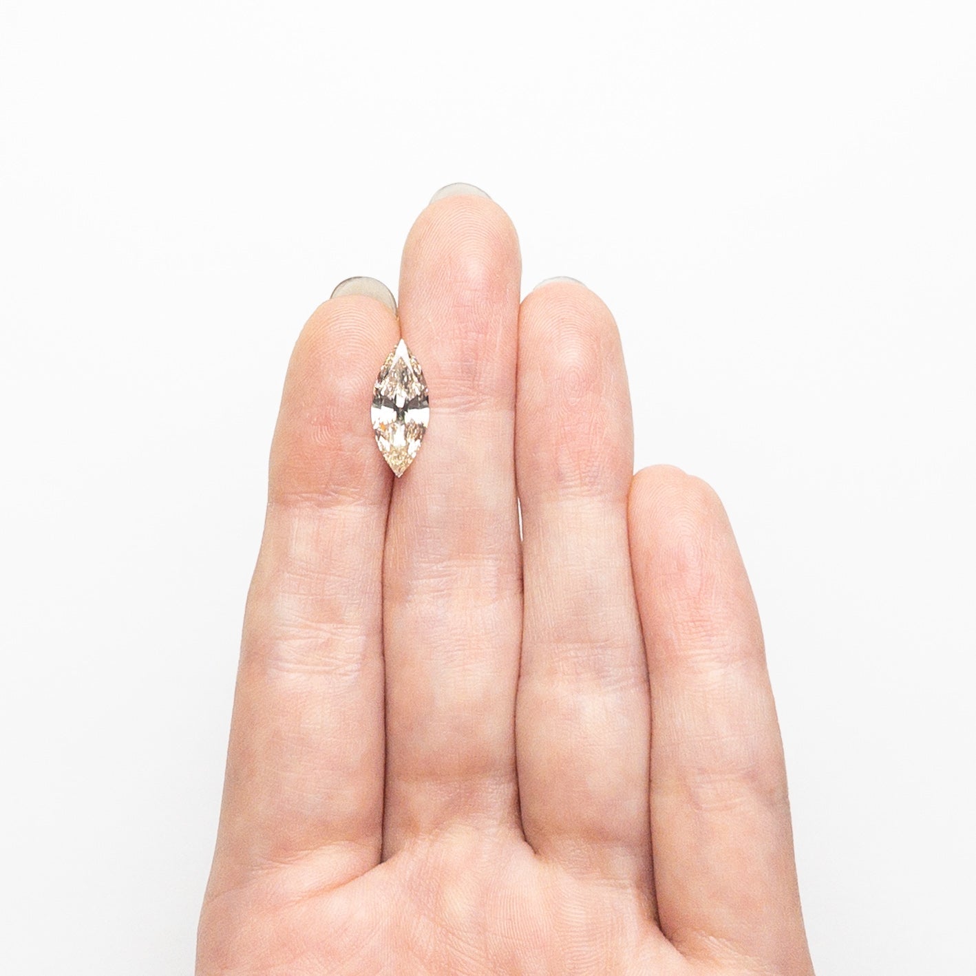 2.01ct 15.08x6.24x3.65mm VVS2 U-V Marquise Brilliant π¨π¦ 26117-01