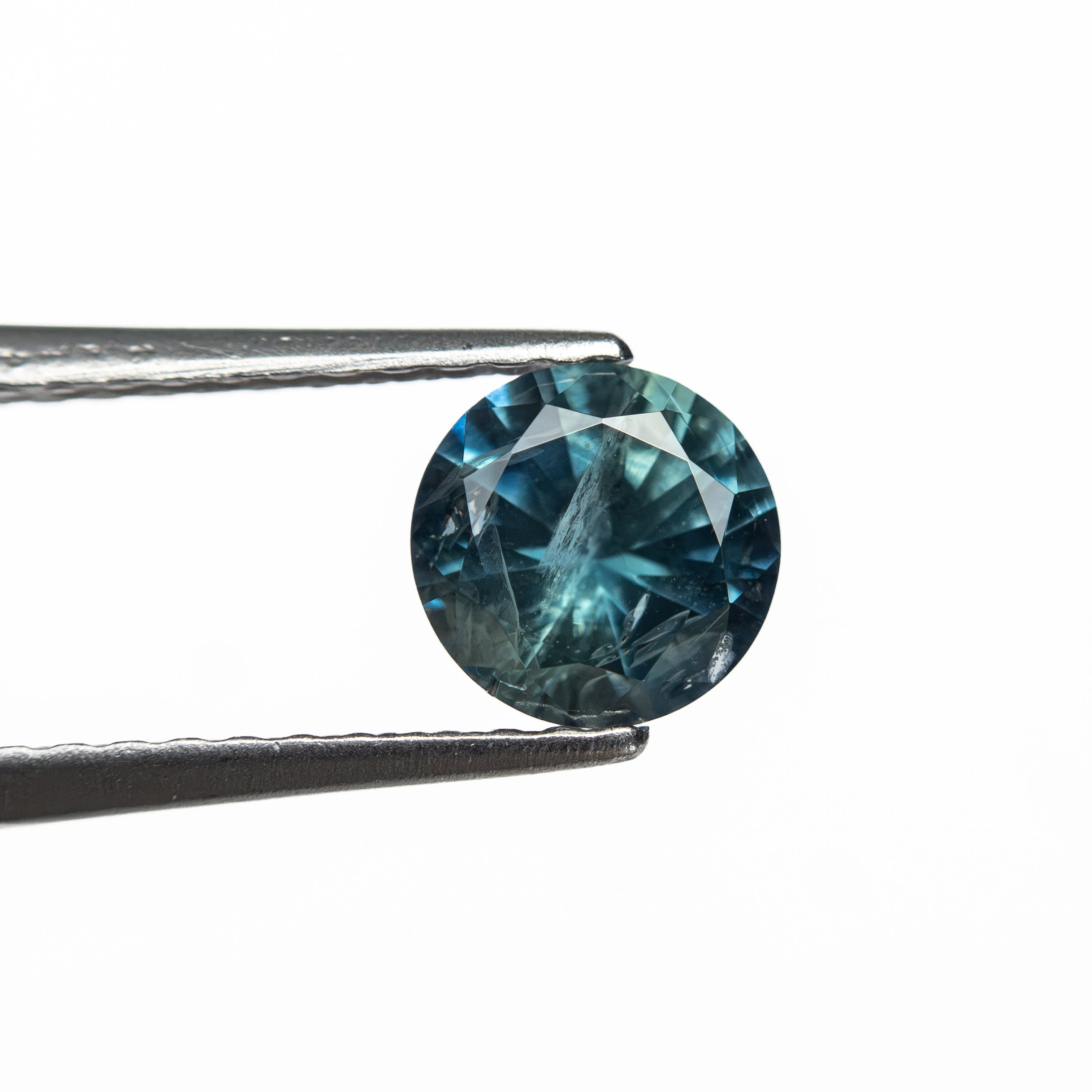 0.80ct 5.57x5.53x3.54mm Round Brilliant Sapphire 26134-23