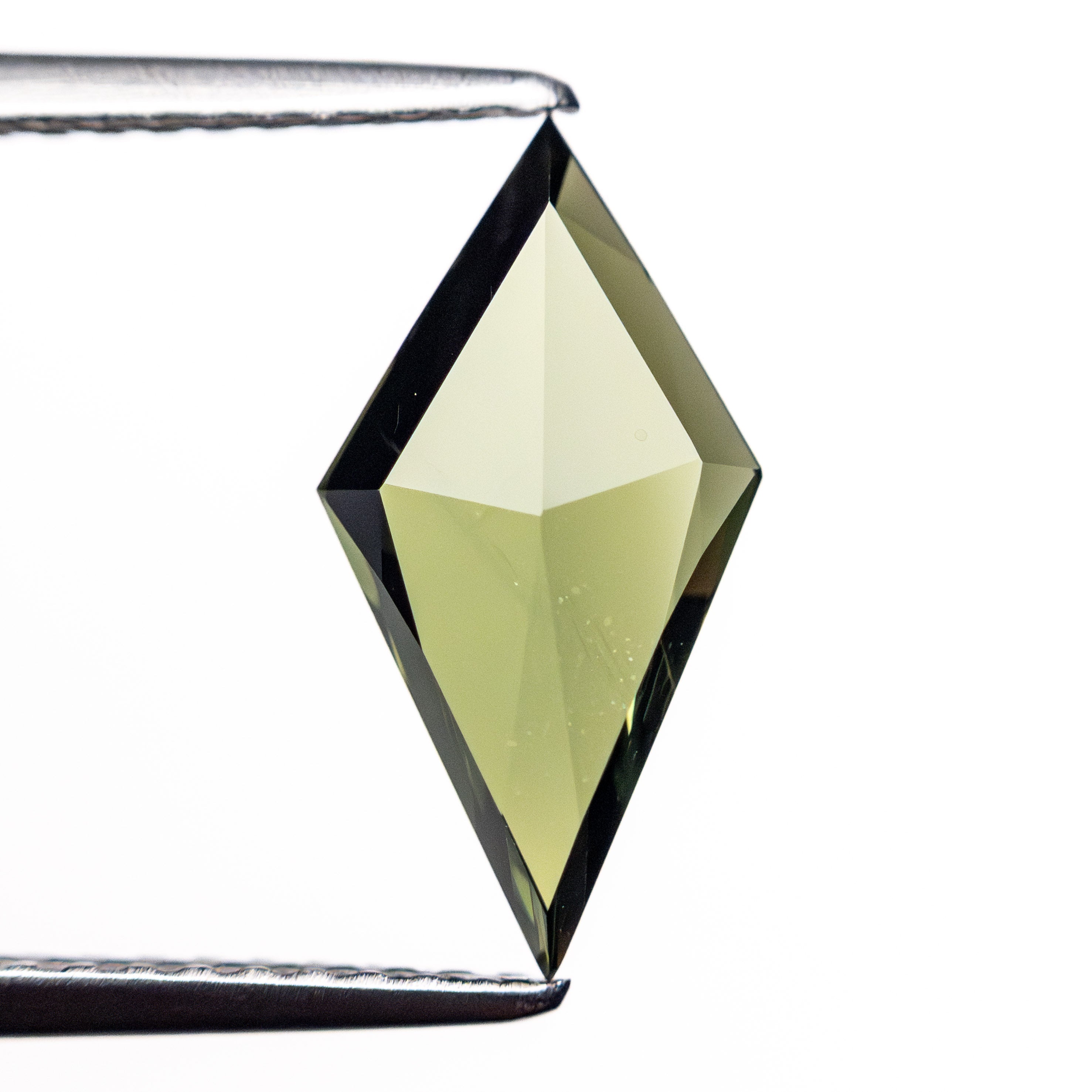 1.69ct 13.21x6.79x2.49mm Kite Rosecut Sapphire 26327-33