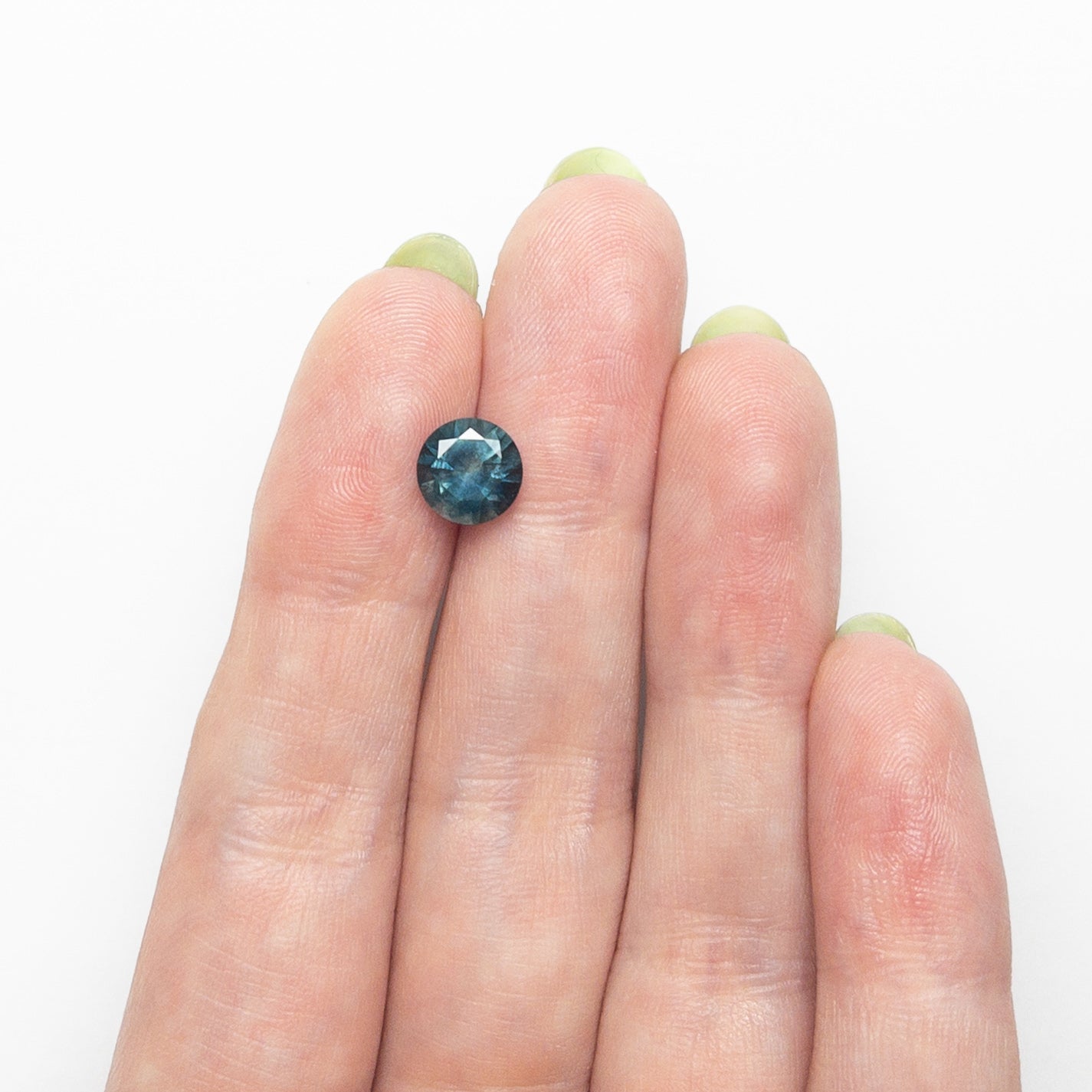 1.73ct 7.29x7.23x4.68mm Round Brilliant Sapphire 26524-05