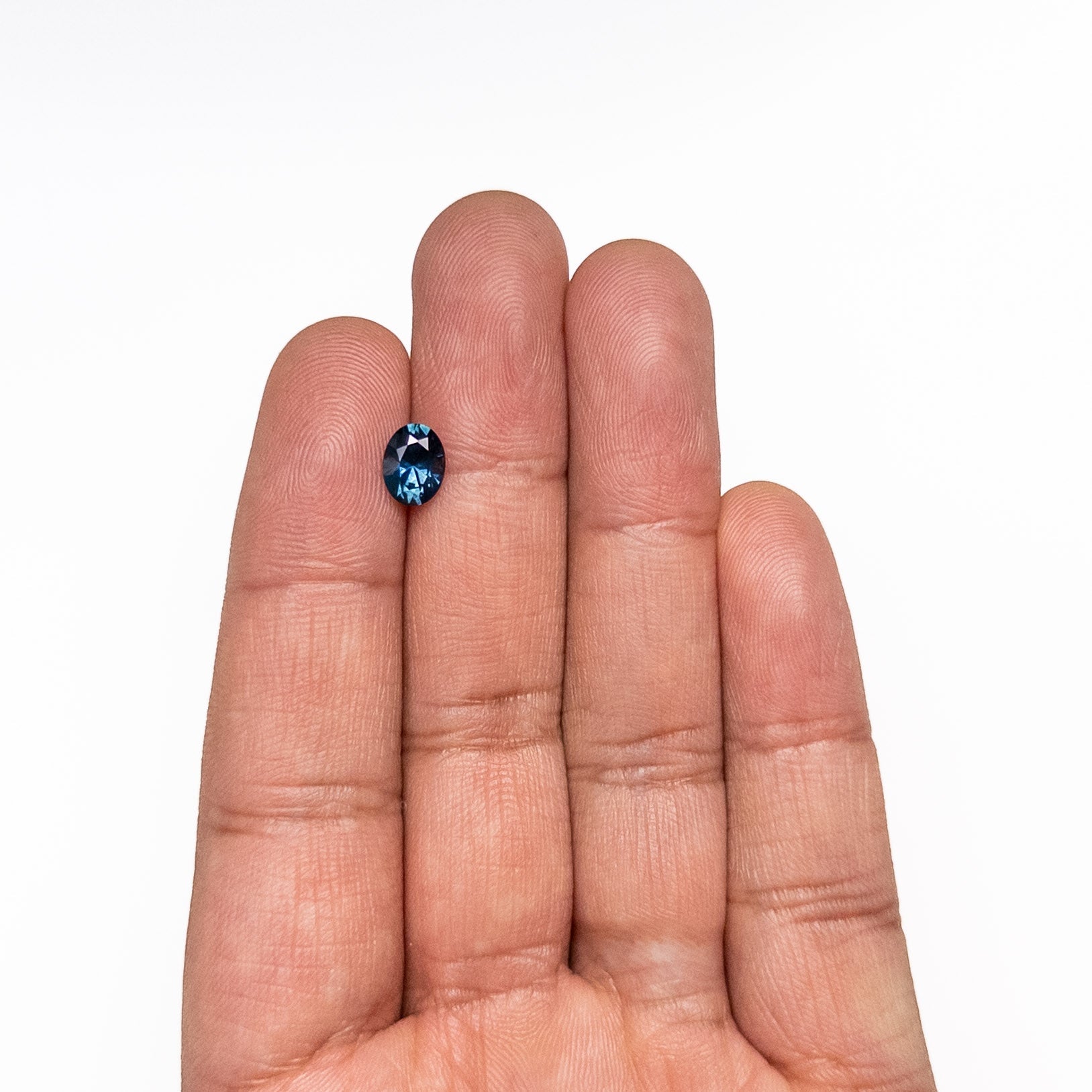 1.37ct 7.70x5.86x4.14mm Oval Brilliant Sapphire 26527-12