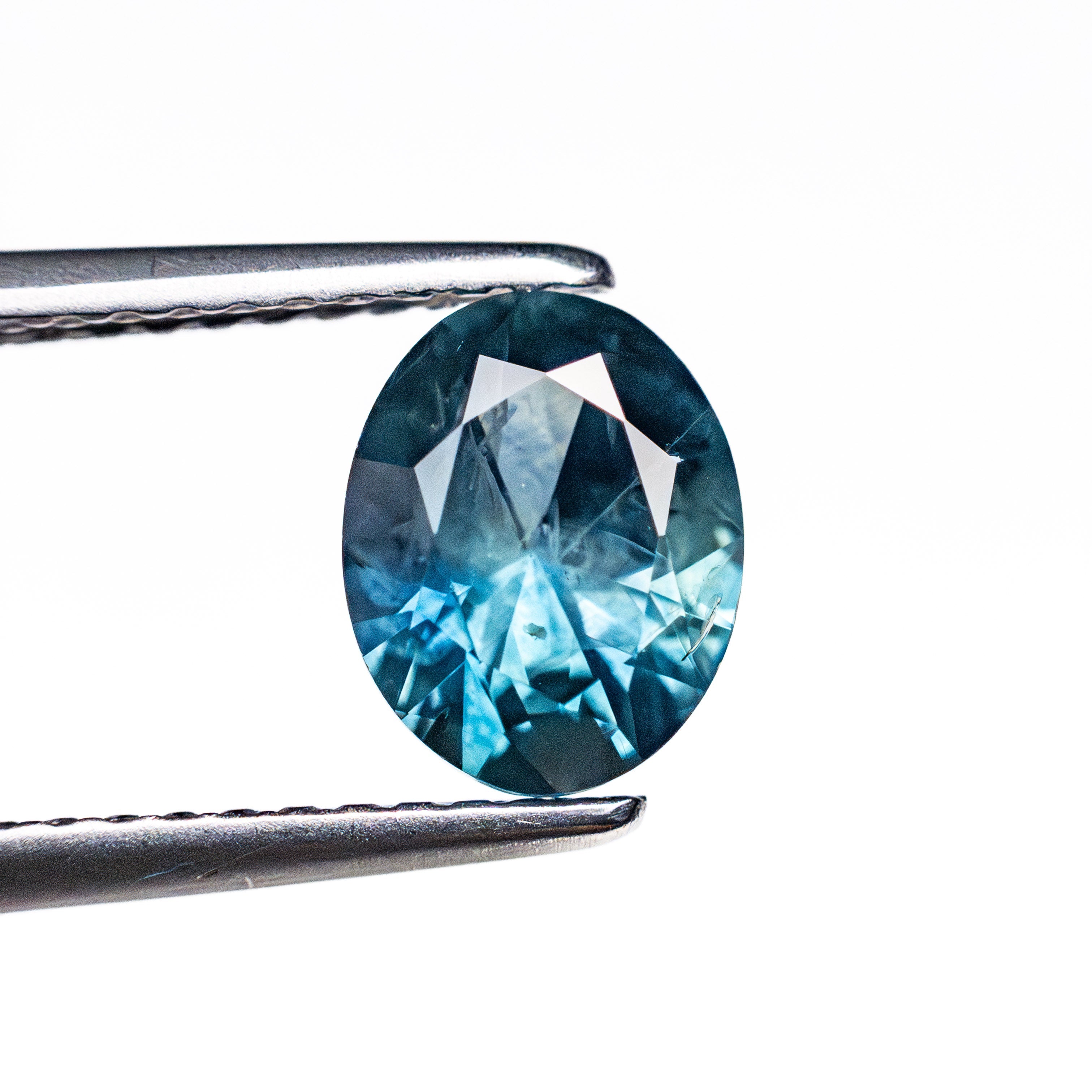 1.44ct 7.56x6.00x4.12mm Oval Brilliant Sapphire 26527-14