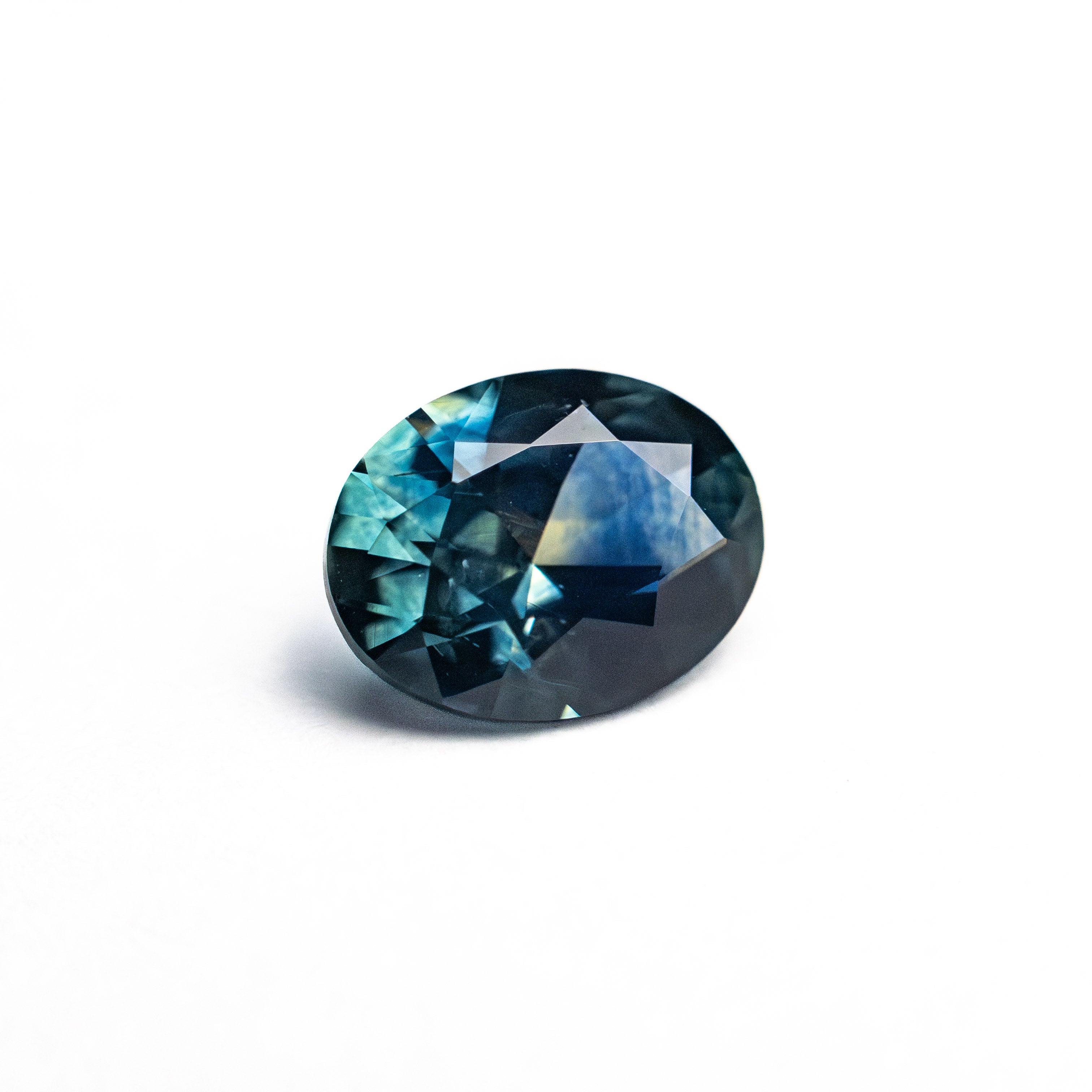 0.99ct 6.99x5.43x3.41mm Oval Brilliant Sapphire 26527-15