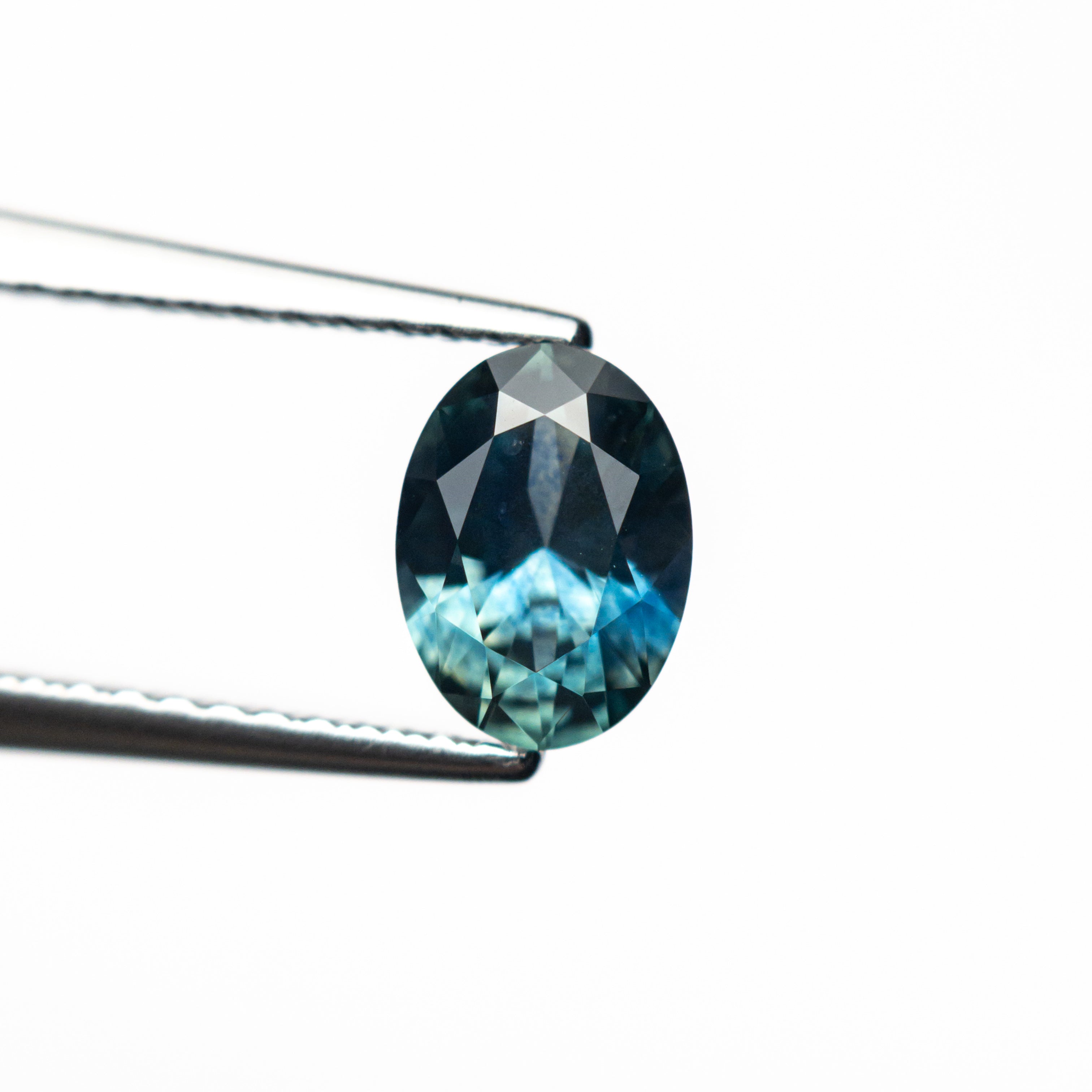 0.94ct 6.99x5.09x3.48mm Oval Brilliant Sapphire 26527-18
