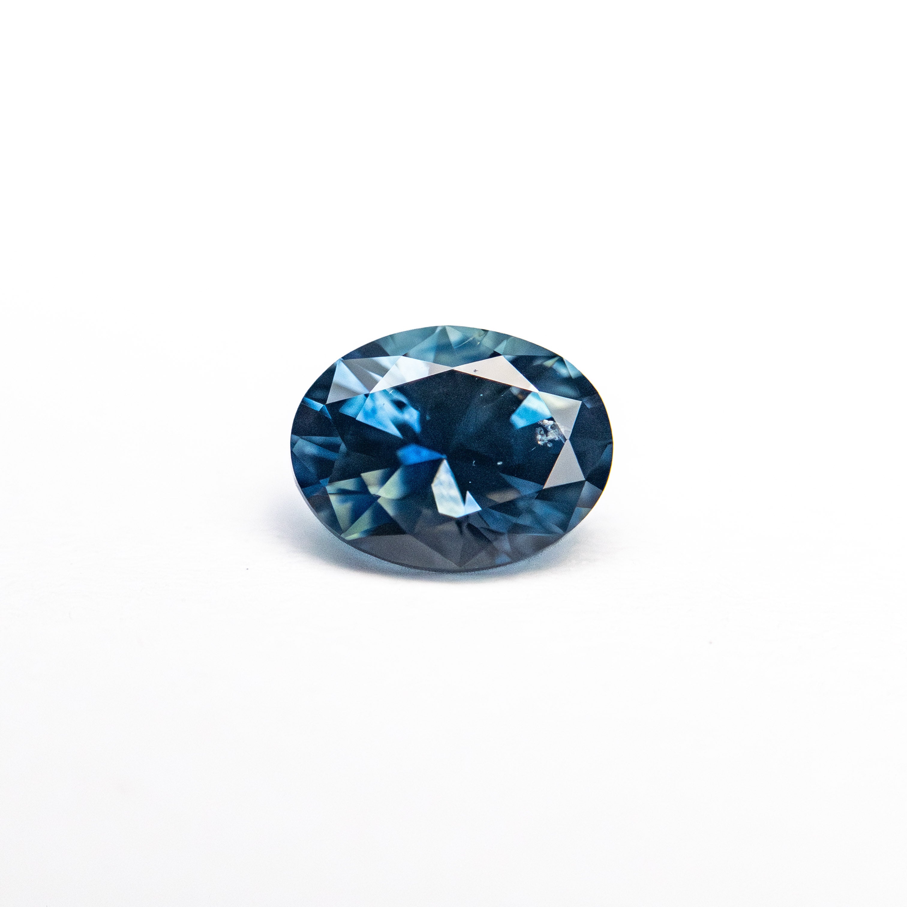 0.69ct 5.93x4.58x3.35mm Oval Brilliant Sapphire 26667-05