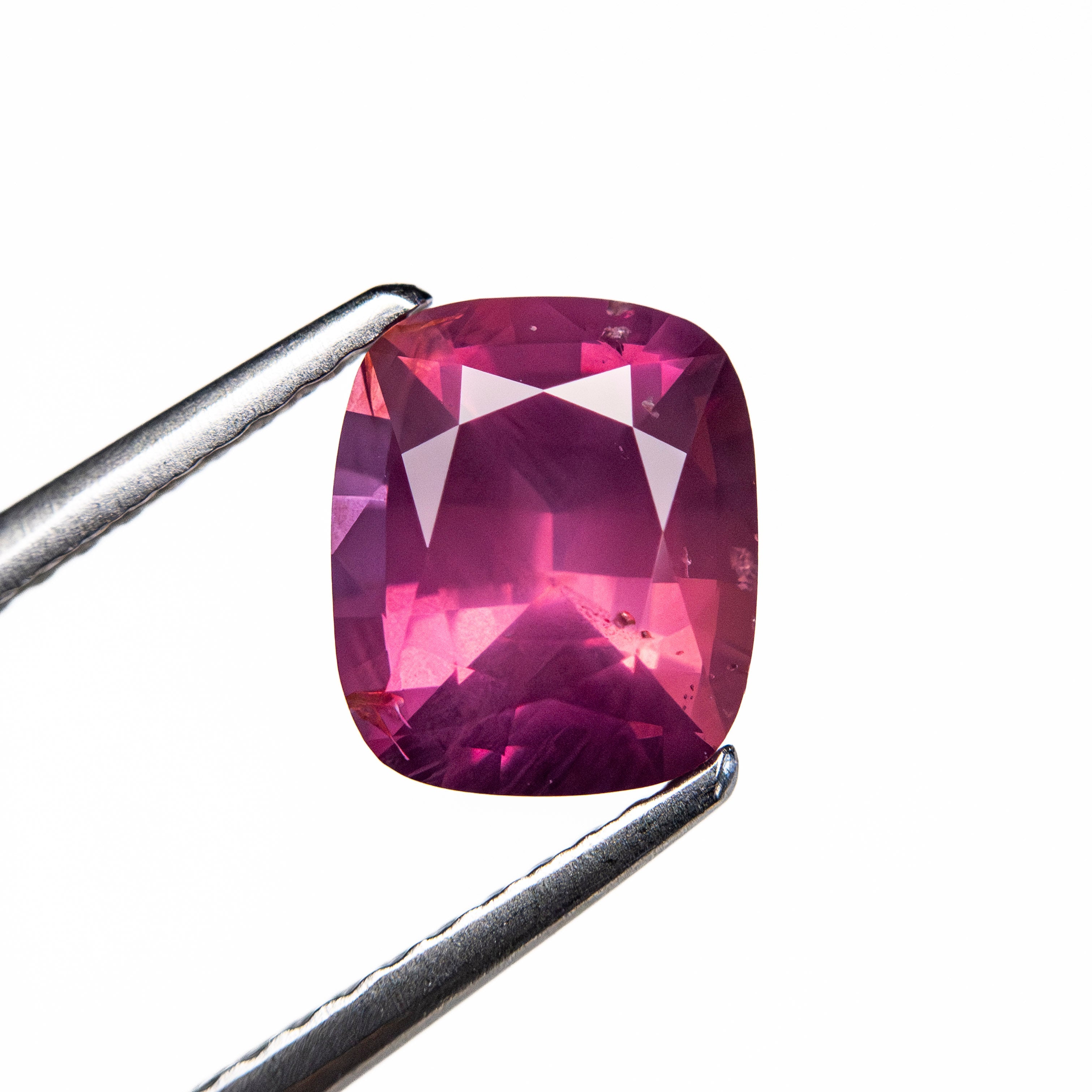 1.83ct 7.67x6.51x4.31mm Cushion Brilliant Sapphire 27957-12