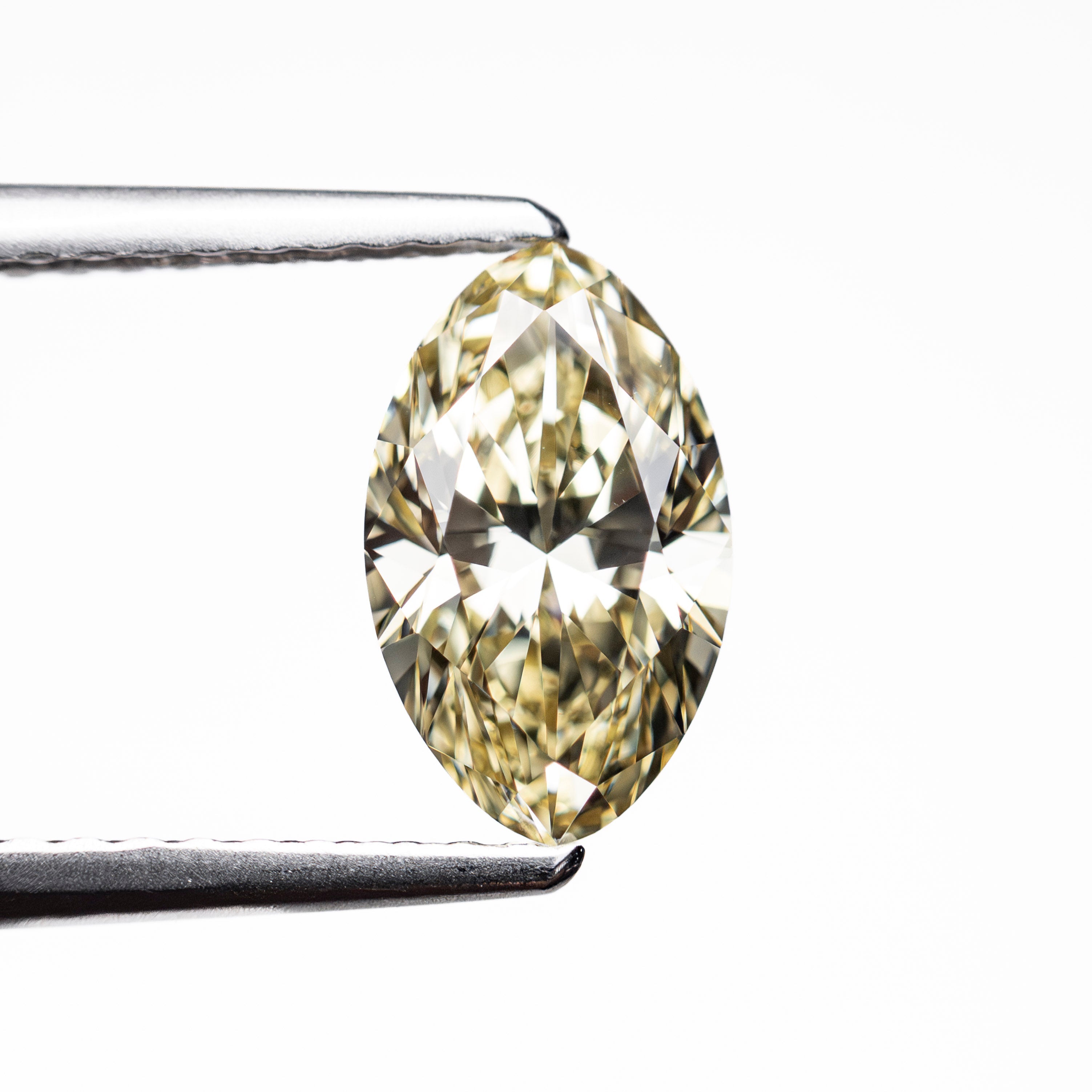 1.14ct 9.10x5.50x3.64mm VVS2 Light Yellow Moval Brilliant π¨π¦ 27993-01