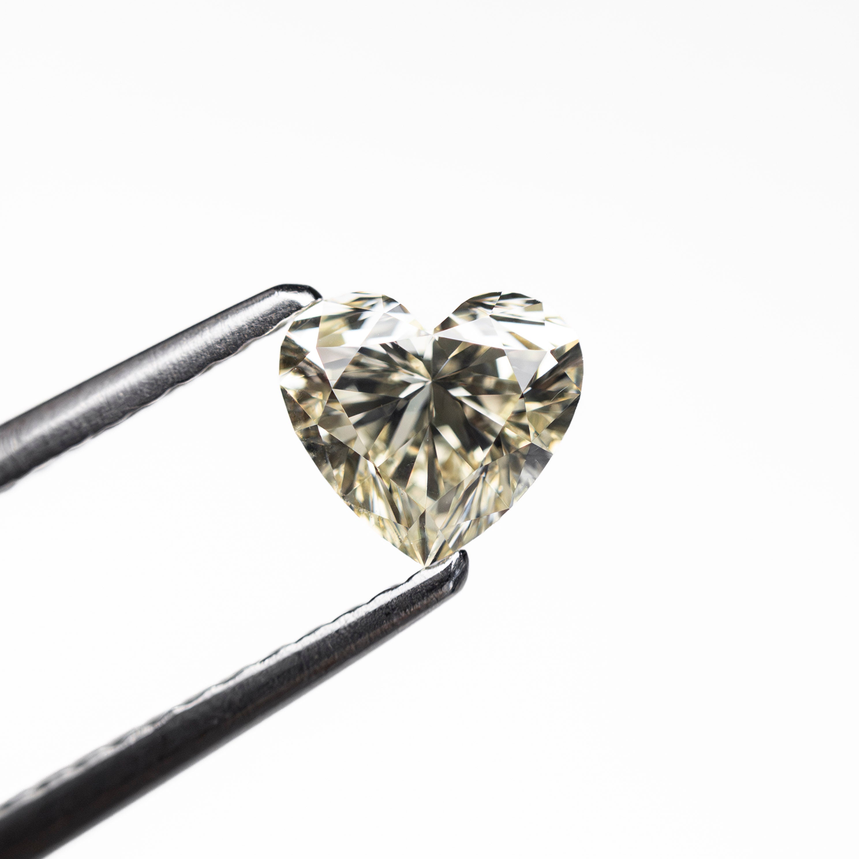 0.65ct 5.27x5.87x3.61mm VS2 U-V Heart Brilliant π¨π¦ 28000-01