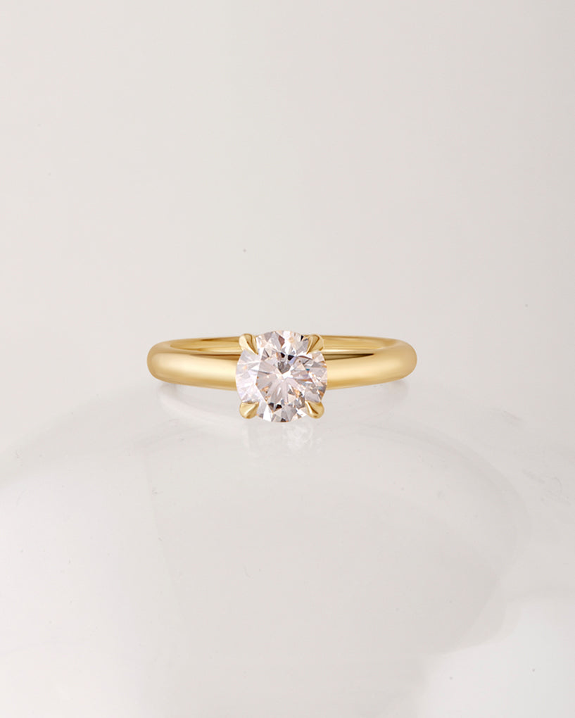 Solis Ring - Round Brilliant Cut Canadian Diamond