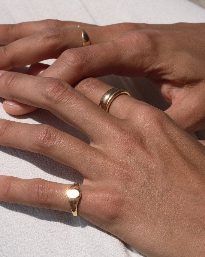 Oval Signet Ring - Small