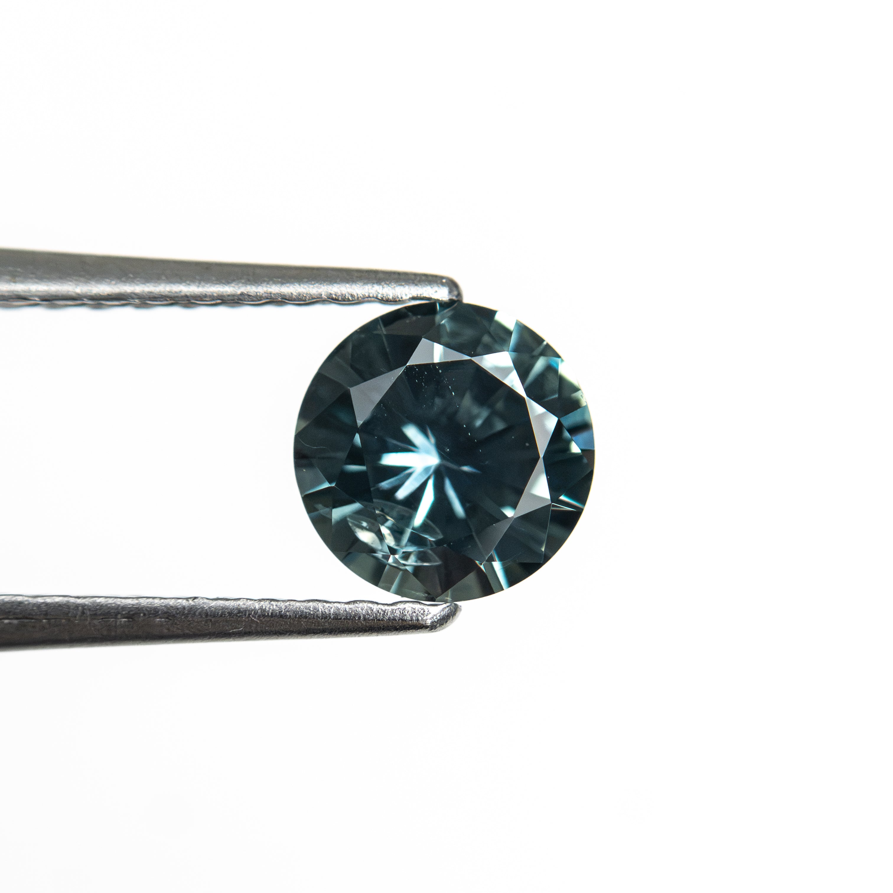 0.75ct 5.54x5.53x3.42mm Round Brilliant Sapphire 26134-13