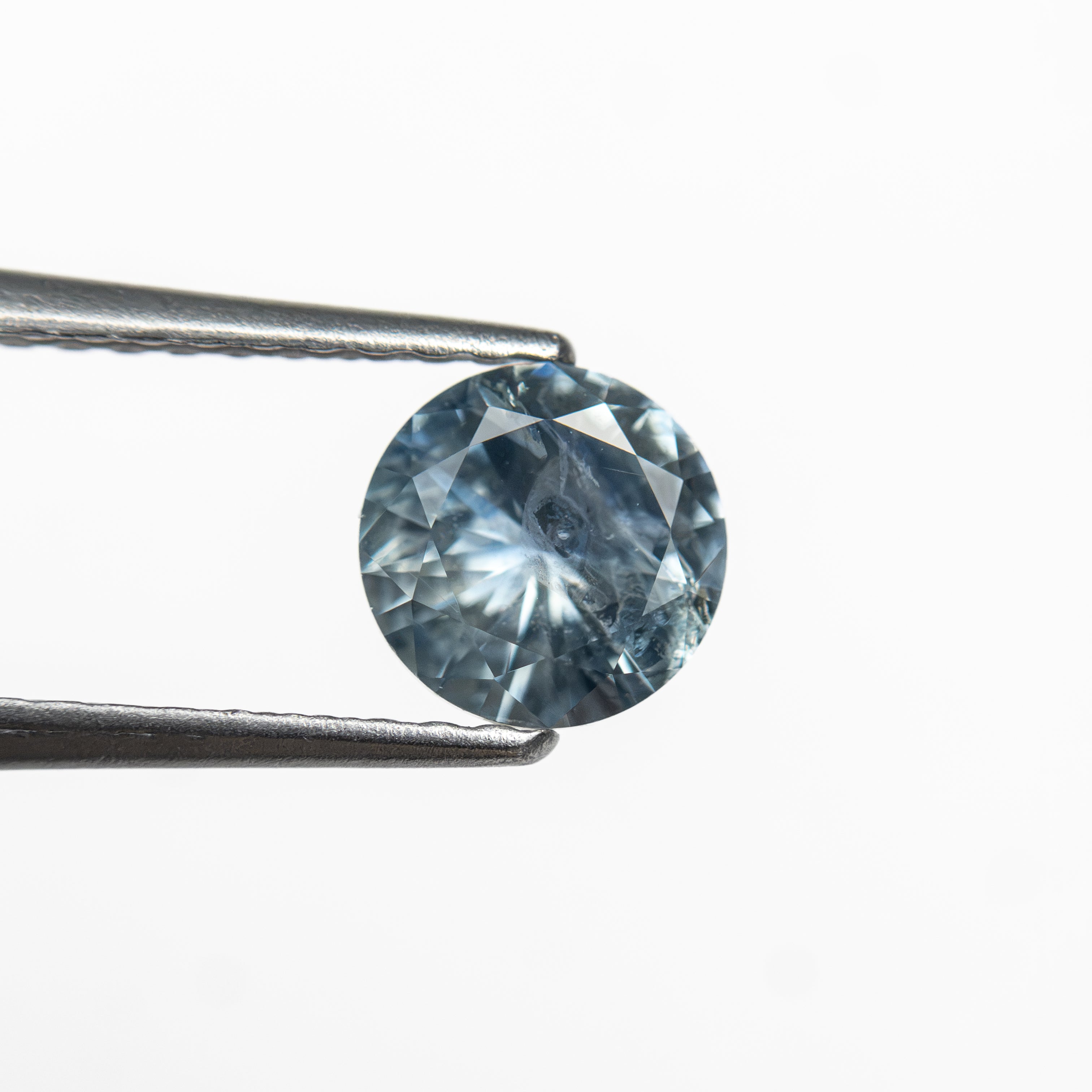 0.73ct 5.57x5.53x3.29mm Round Brilliant Sapphire 26134-27