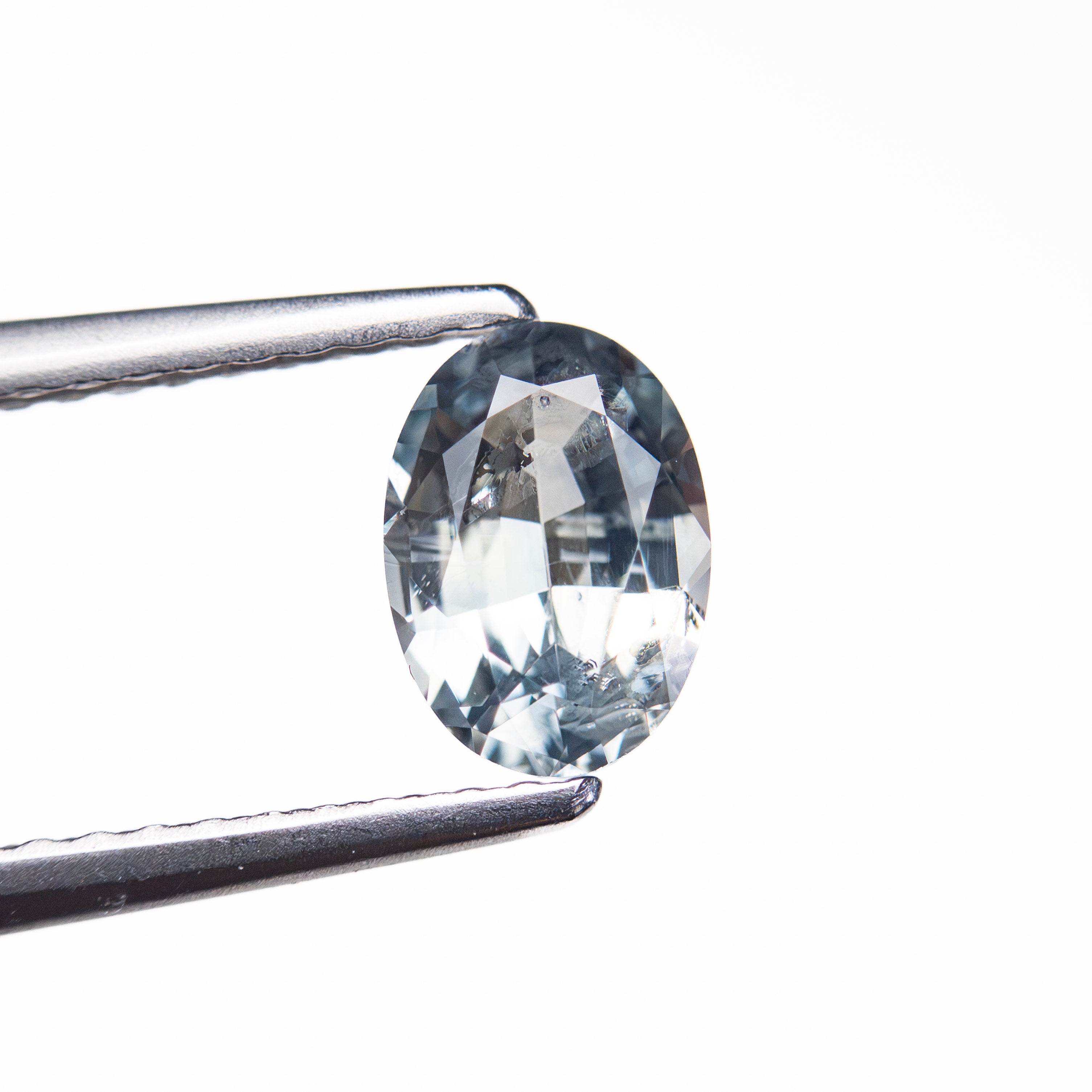 0.90ct 6.93x4.91x3.11mm Oval Brilliant Sapphire 26162-11