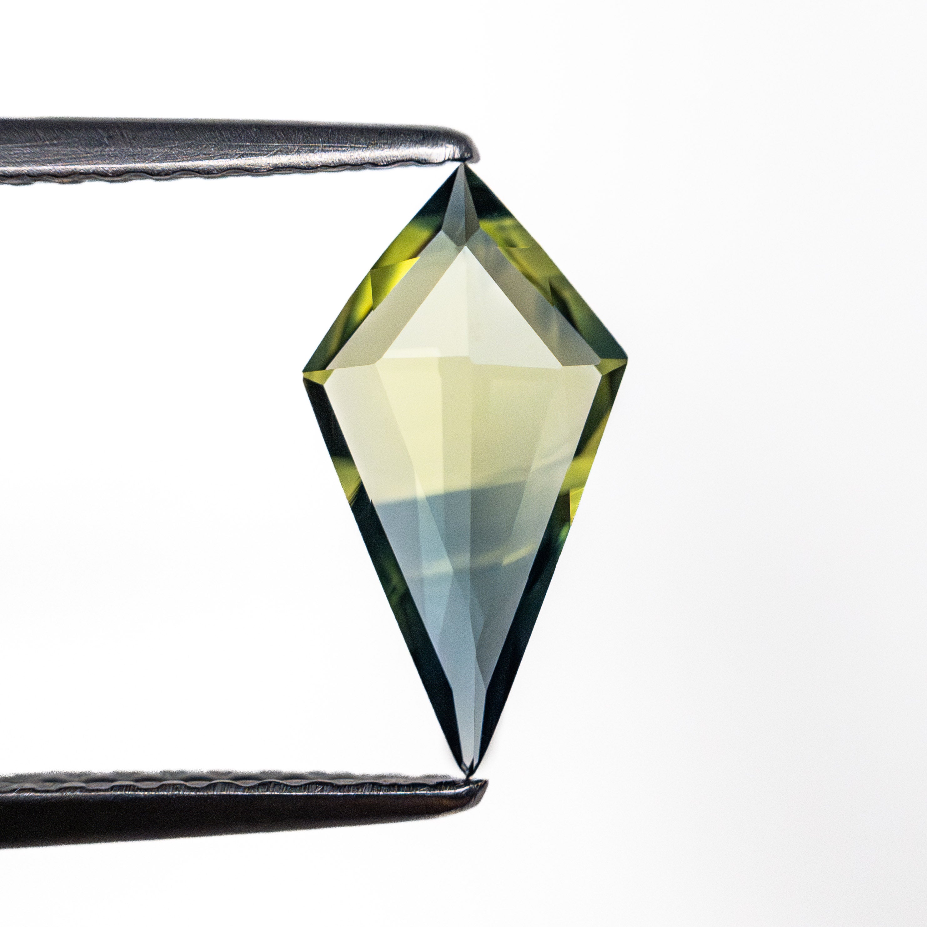 0.76ct 10.94x5.78x1.97mm Kite Rosecut Sapphire 26327-39