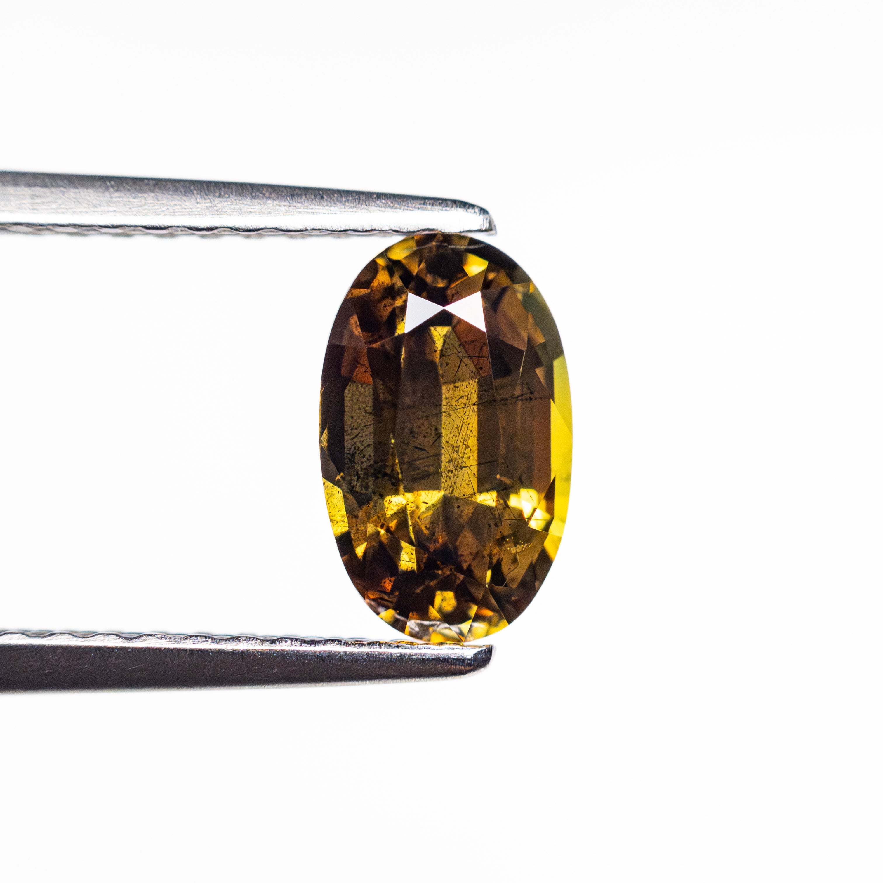 1.27ct 7.88x4.87x3.82mm Oval Brilliant Sapphire 26333-01