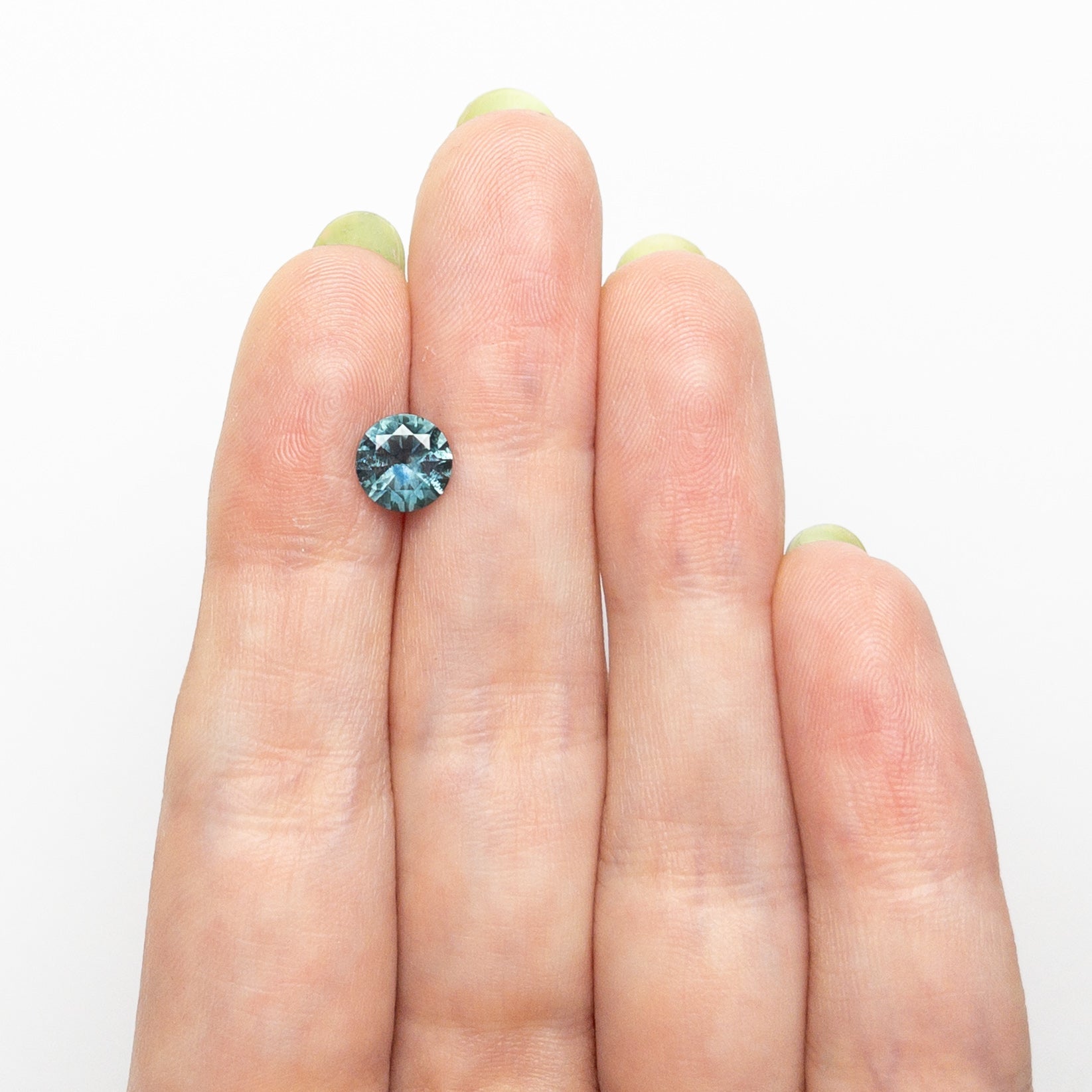 1.39ct 6.83x6.80x4.09mm Round Brilliant Sapphire 26524-15