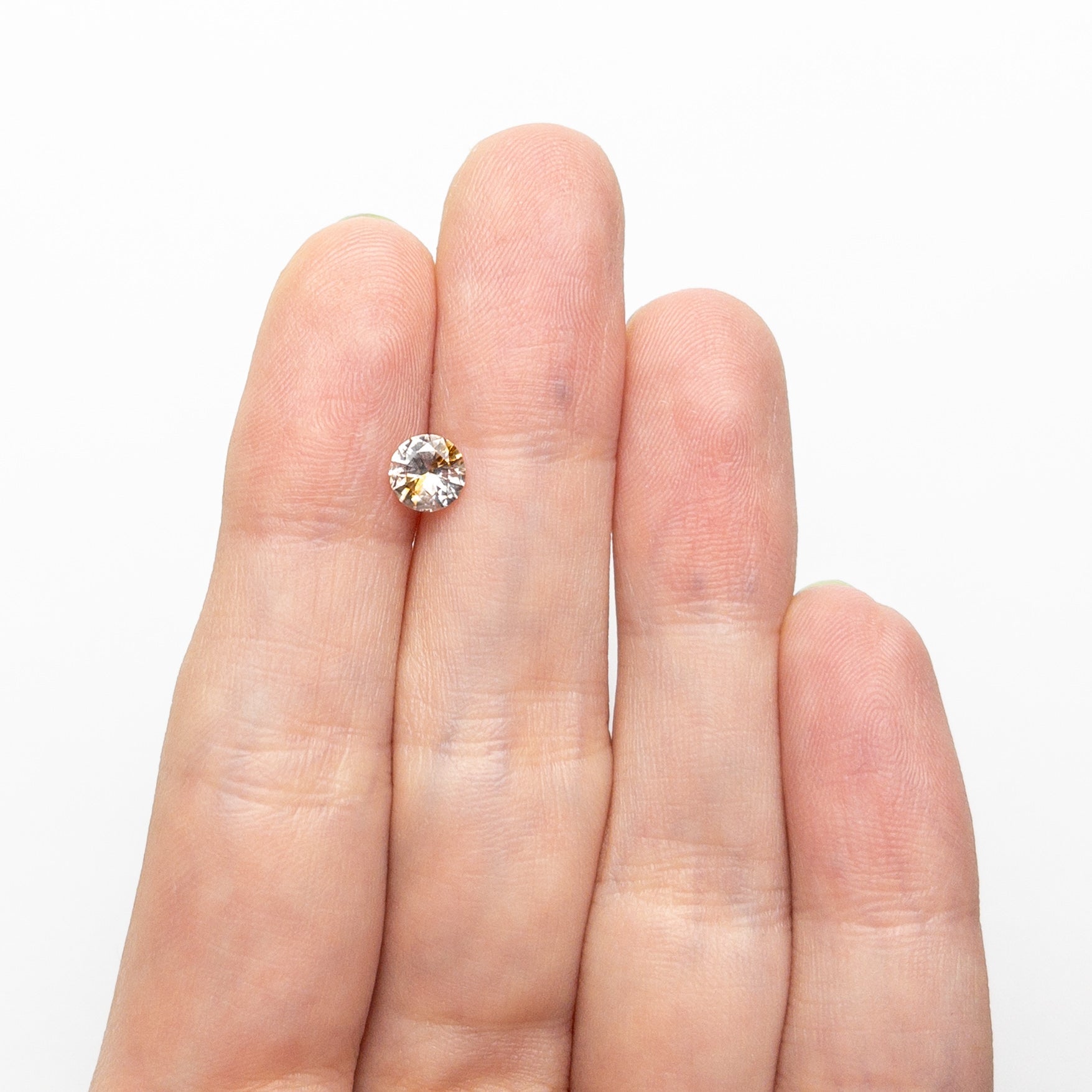 0.67ct 5.41x5.34x3.15mm Round Brilliant Sapphire 26556-02