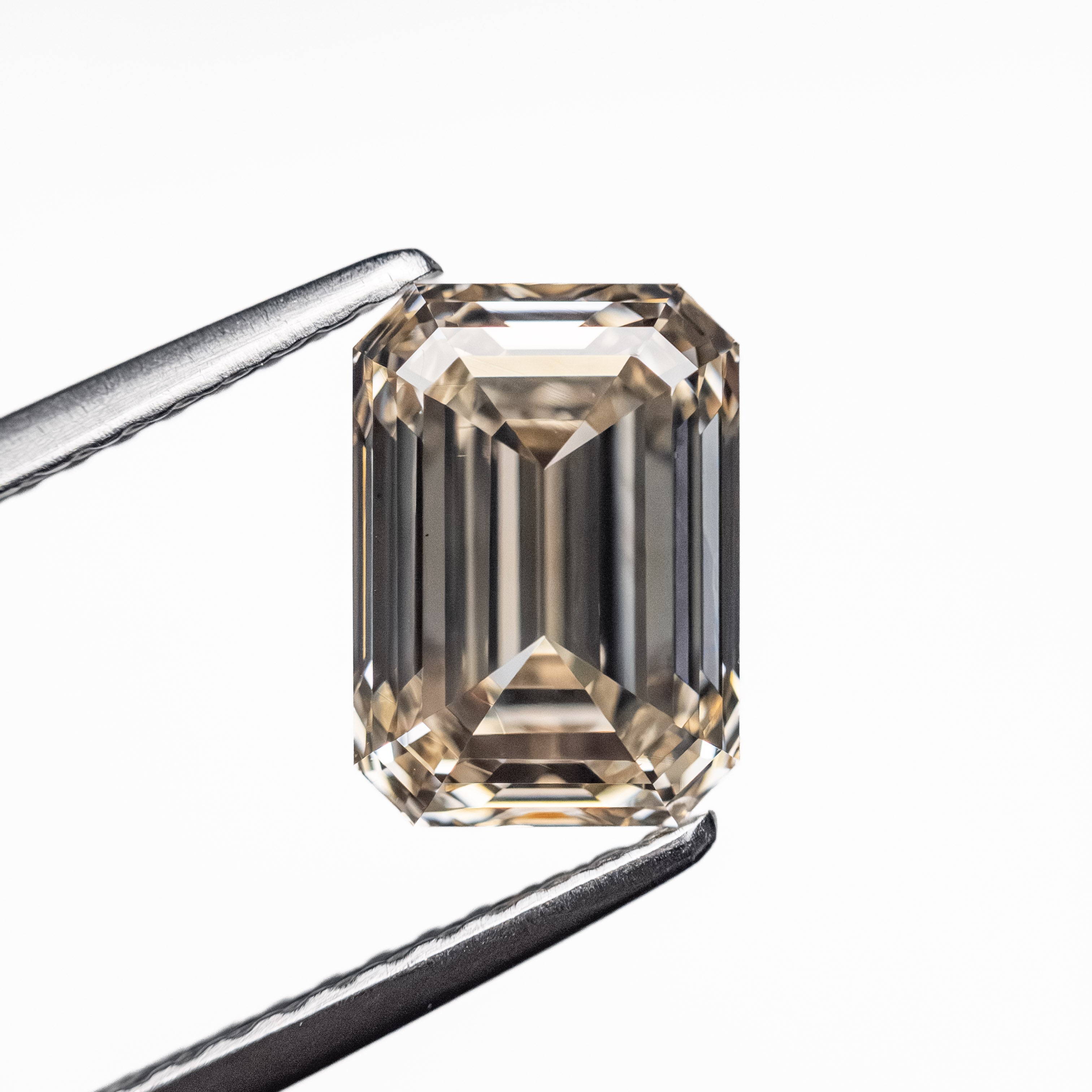 2.02ct 8.16x5.81x4.01mm VS2 C4 Cut Corner Rectangle Step Cut 🇨🇦 26611-01