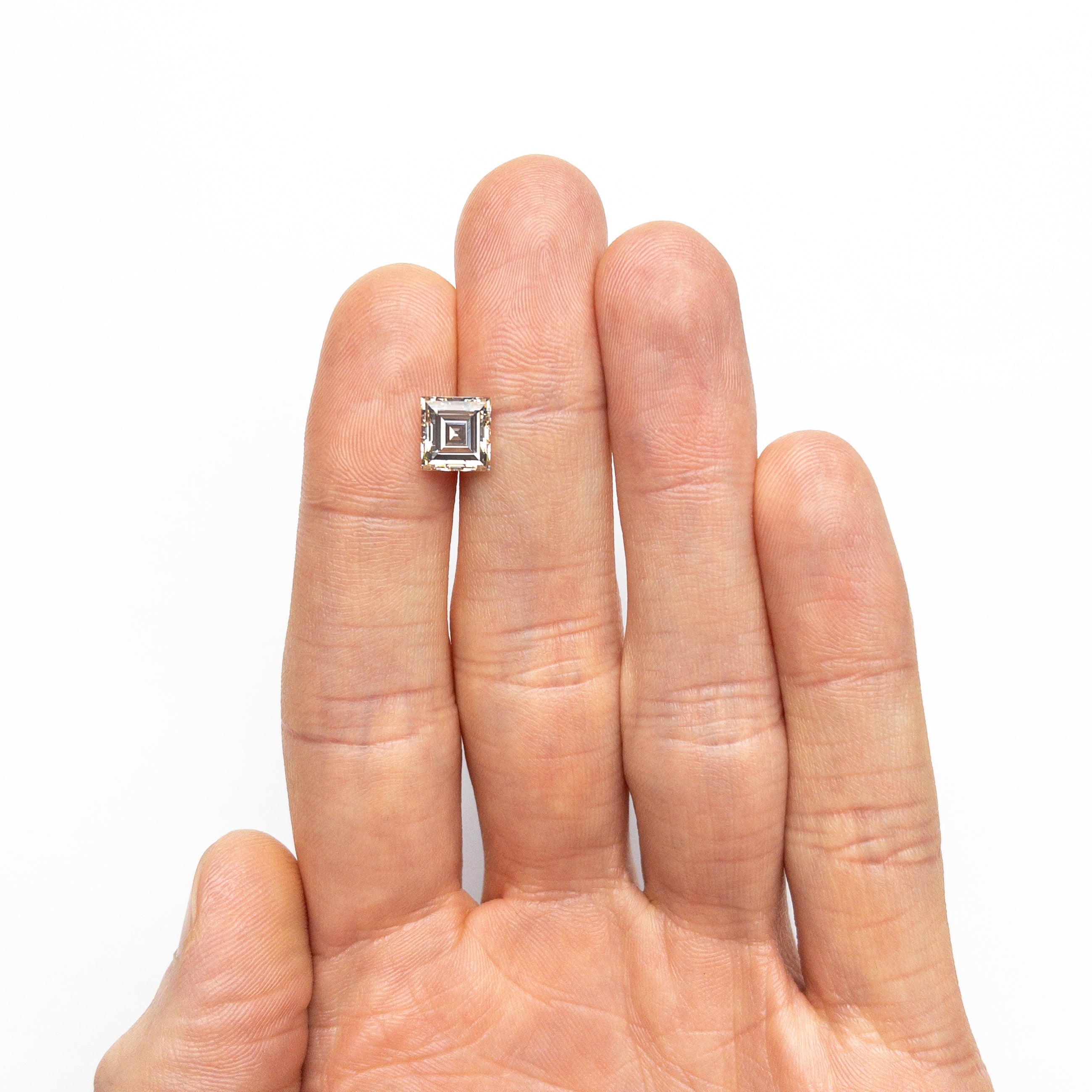 2.50ct 7.64x7.24x4.95mm VVS2 Q-R Carré Cut 🇨🇦 26808-01