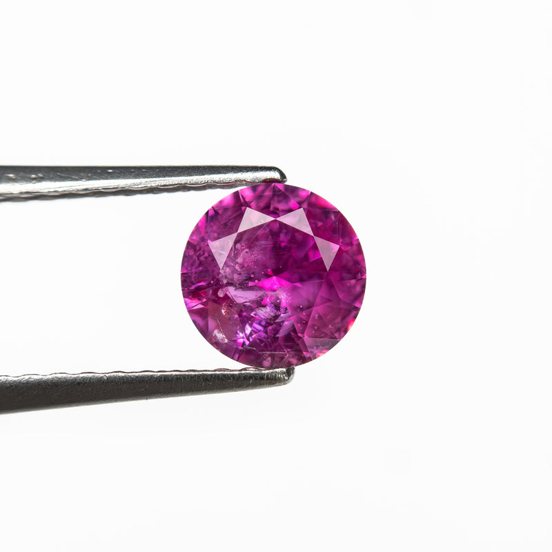 0.68ct 5.53x5.51x3.21mm Round Brilliant Sapphire 27957-26