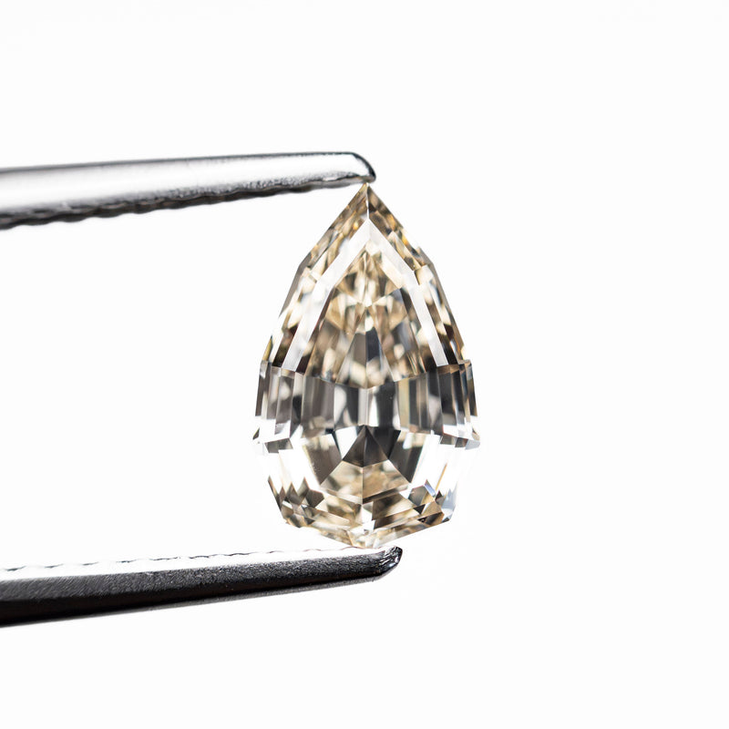 1.06ct 8.52x5.22x3.28mm VVS2 W-X Geo Pear Step Cut 28054-01