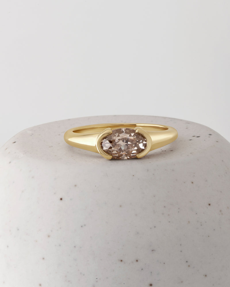 Toni Ring - Modern Antique Moval