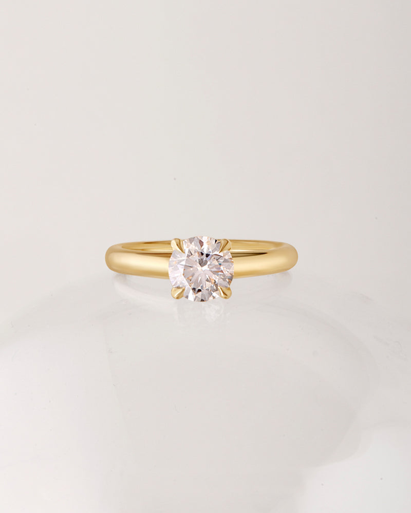 Solis Ring - Round Brilliant Cut Canadian Diamond